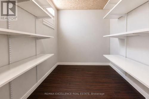 5 Castlegate Boulevard, Brampton, ON - Indoor