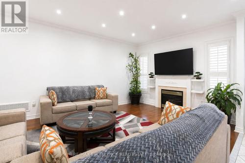 5 Castlegate Boulevard, Brampton, ON - Indoor Photo Showing Living Room With Fireplace