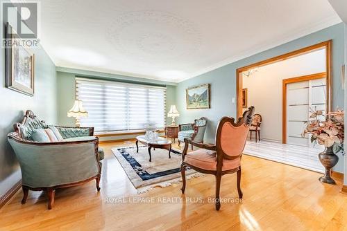 1400 Bough Beeches Boulevard, Mississauga, ON - Indoor Photo Showing Living Room