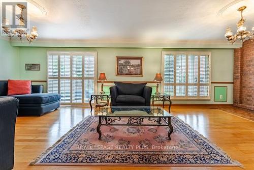 1400 Bough Beeches Boulevard, Mississauga, ON - Indoor Photo Showing Living Room