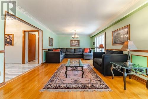 1400 Bough Beeches Boulevard, Mississauga, ON - Indoor Photo Showing Living Room