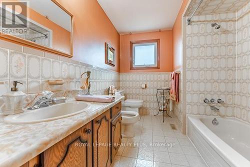 1400 Bough Beeches Boulevard, Mississauga, ON - Indoor Photo Showing Bathroom