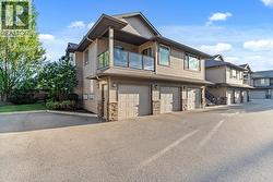 3350 Woodsdale Road Unit# 205 Lake Country, BC V4V 2R7