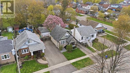 253 OSHAWA BOULEVARD S  Oshawa, ON L1H 5R6