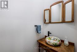 POWDER ROOM - 