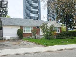 32 MEADOWVIEW AVENUE Markham, ON L3T 1K5