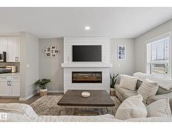 2513 PRICE WY SW  Edmonton, AB T6W 3W1