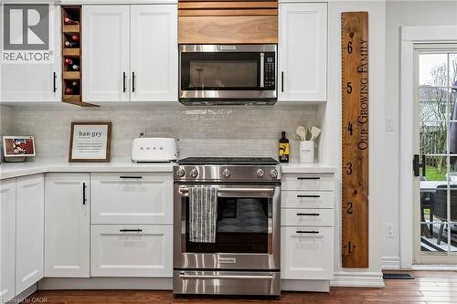 490 Knightsbridge Crescent, Ancaster, ON - Indoor Photo Showing Kitchen