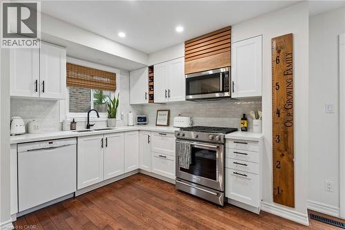 490 Knightsbridge Crescent, Ancaster, ON - Indoor Photo Showing Kitchen With Upgraded Kitchen