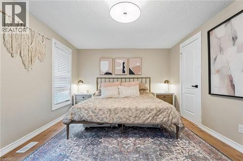 490 Knightsbridge Crescent, Ancaster, ON - Indoor Photo Showing Bedroom