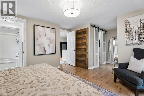 490 Knightsbridge Crescent, Ancaster, ON - Indoor Photo Showing Bedroom