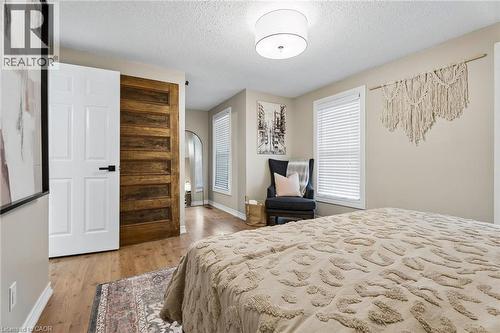 490 Knightsbridge Crescent, Ancaster, ON - Indoor Photo Showing Bedroom