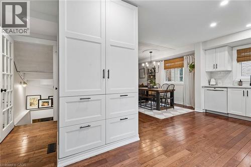 490 Knightsbridge Crescent, Ancaster, ON - Indoor Photo Showing Kitchen