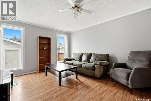 1439 Forget Street, Regina, SK - Indoor Photo Showing Living Room