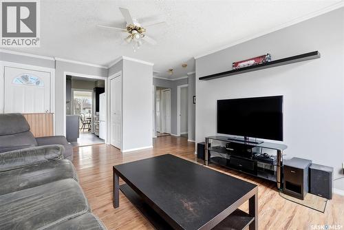 1439 Forget Street, Regina, SK - Indoor Photo Showing Living Room