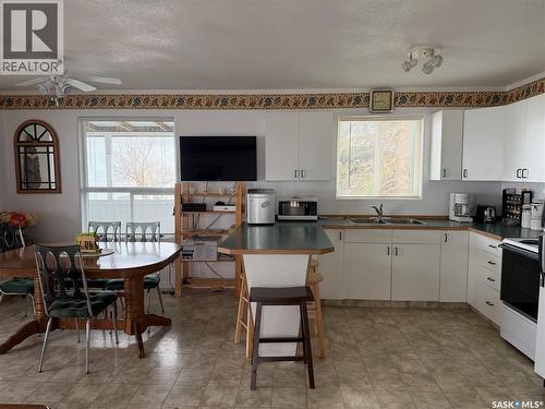 317 Lakeshore Drive, Etters Beach, SK - Indoor