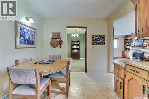 15 Academy Park Road, Regina, SK - Indoor Photo Showing Dining Room