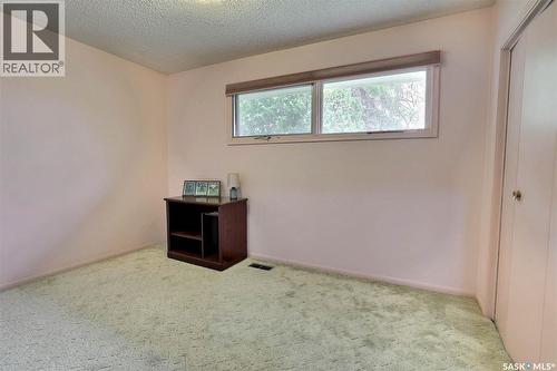 15 Academy Park Road, Regina, SK - Indoor