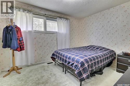 15 Academy Park Road, Regina, SK - Indoor Photo Showing Bedroom