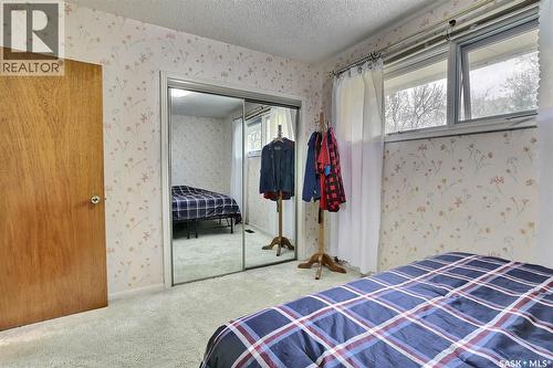 15 Academy Park Road, Regina, SK - Indoor Photo Showing Bedroom
