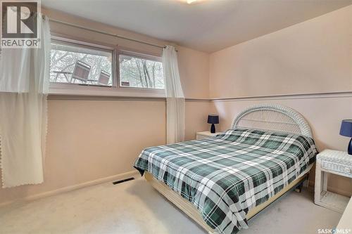 15 Academy Park Road, Regina, SK - Indoor Photo Showing Bedroom