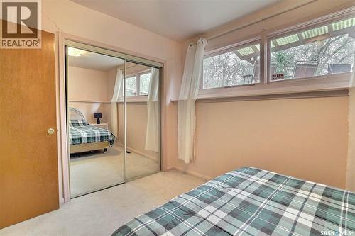 15 Academy Park Road, Regina, SK - Indoor Photo Showing Bedroom
