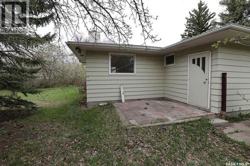15 Academy Park Road, Regina, SK - Outdoor