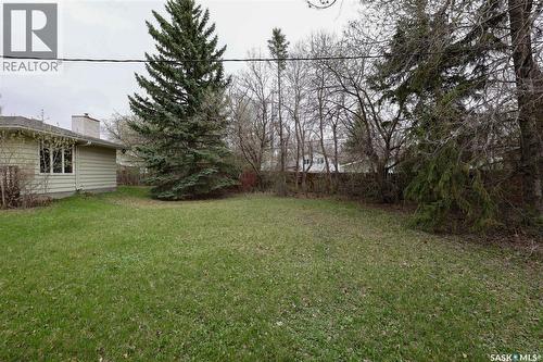 15 Academy Park Road, Regina, SK - Outdoor