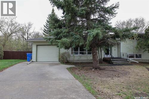 15 Academy Park Road, Regina, SK - Outdoor