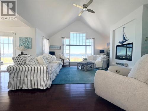 30 Beechside Road, Birchy Bay, NL - Indoor Photo Showing Living Room