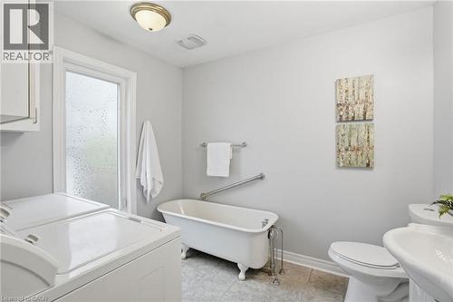 230 Beach Boulevard, Hamilton, ON - Indoor Photo Showing Bathroom