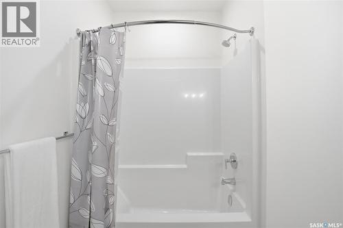 6 515 Delainey Road, Saskatoon, SK - Indoor Photo Showing Bathroom