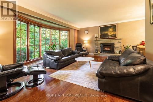 3325 Enniskillen Circle, Mississauga, ON - Indoor Photo Showing Living Room With Fireplace