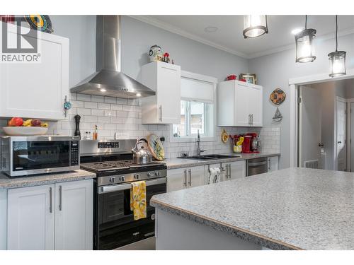 7551 Klondike Trail, Anglemont, BC 