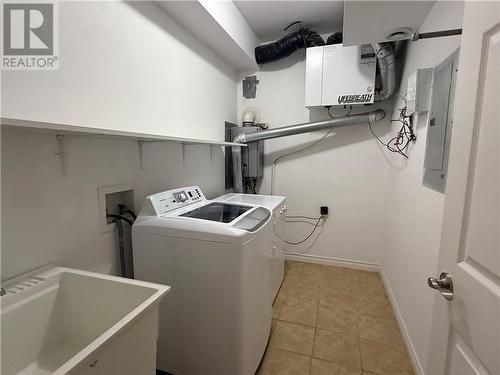 189 First Avenue Unit# 7B, Sudbury, ON - Indoor Photo Showing Laundry Room