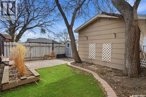 1150 3Rd Avenue Ne, Moose Jaw, SK - Outdoor