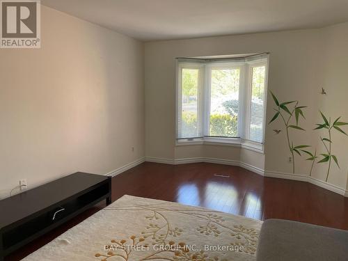 1072 Stephenson Drive, Burlington, ON - Indoor Photo Showing Other Room