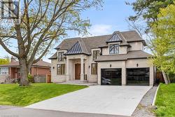 512 WEYNWAY Court  Oakville, ON L6L 4G7