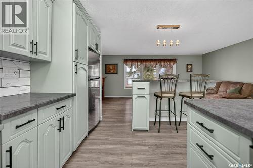 1227 Pascoe Drive E, Moose Jaw, SK - Indoor Photo Showing Kitchen