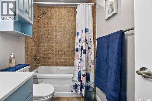 1227 Pascoe Drive E, Moose Jaw, SK - Indoor Photo Showing Bathroom
