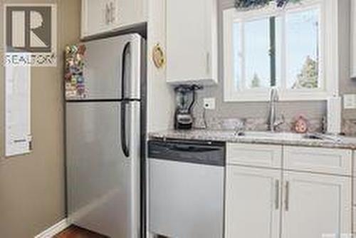 9 Ryan Road, Regina, SK - Indoor Photo Showing Kitchen