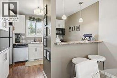 9 Ryan Road, Regina, SK - Indoor Photo Showing Kitchen With Upgraded Kitchen