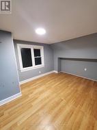 Upper L/R Empty - 