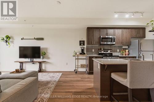 311 - 550 North Service Road, Grimsby, ON - Indoor Photo Showing Kitchen