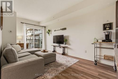 311 - 550 North Service Road, Grimsby, ON - Indoor Photo Showing Living Room