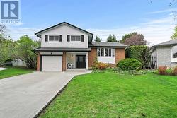 434 HACKNEY COURT  Oshawa, ON L1G 2Y4