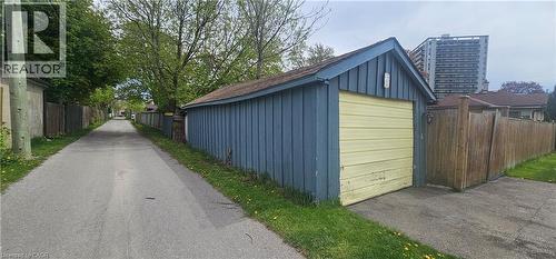 27 Roseview Avenue, Cambridge, ON - Outdoor