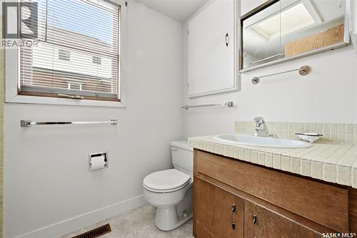 203 Angus Crescent, Regina, SK - Indoor Photo Showing Bathroom