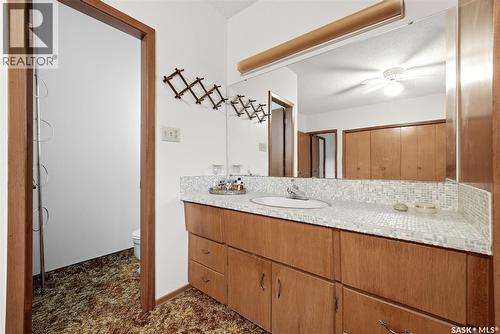 203 Angus Crescent, Regina, SK - Indoor Photo Showing Bathroom