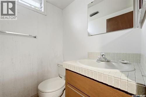 203 Angus Crescent, Regina, SK - Indoor Photo Showing Bathroom